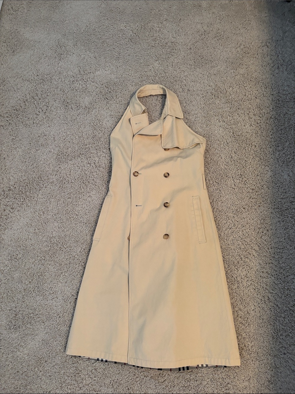 Burberry Sleeveless Double-Breasted Trench Coat - Beige